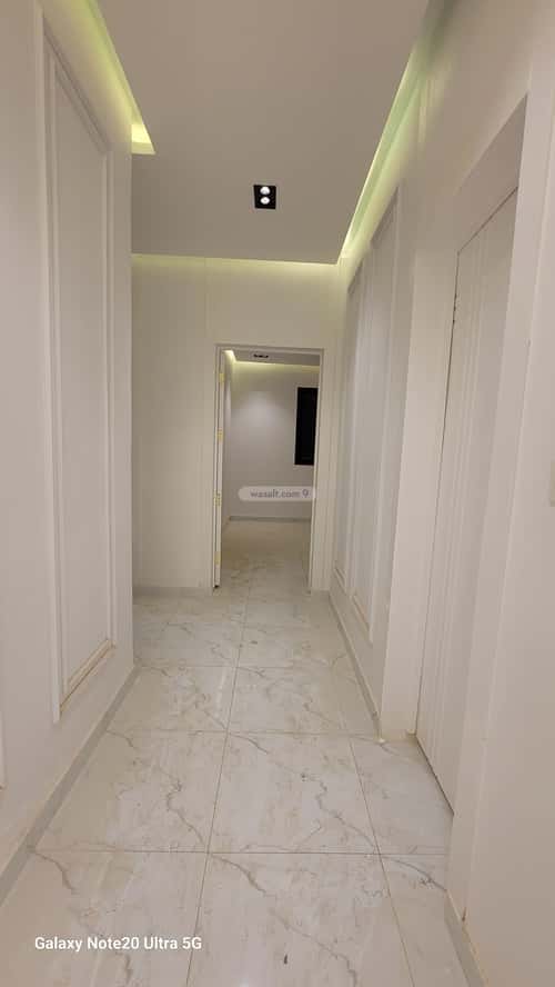 5 bedroom floor in Al Janadriyah 4
