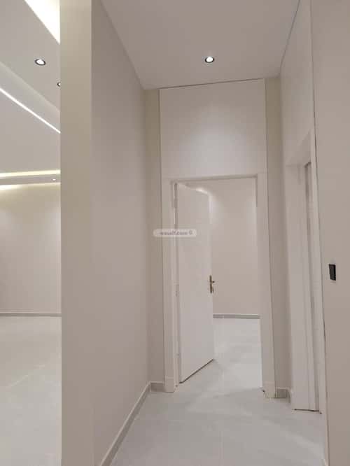 5 bedroom floor in Al Janadriyah 7