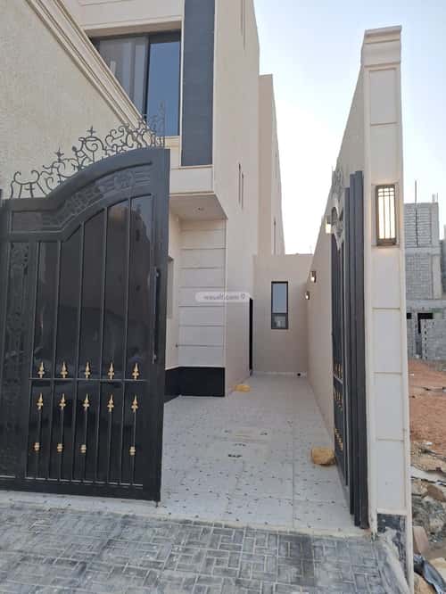 5 bedroom floor in Al Janadriyah 11