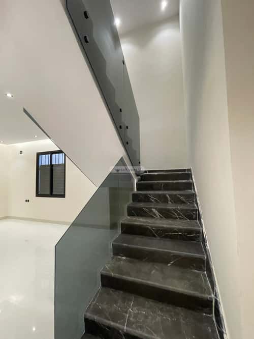 6 bedroom villa in Al Janadriyah 15