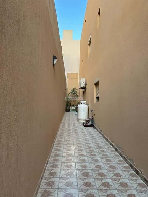 7 bedroom villa in Al Sahafah 10