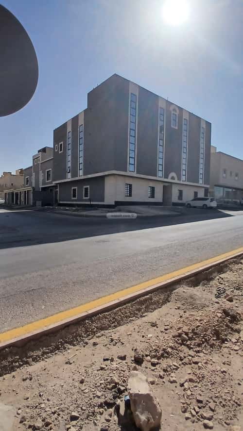 3 bedroom apartment in Al Hazm 8