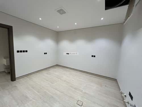 5 bedroom villa in Al Mahdiyyah 3