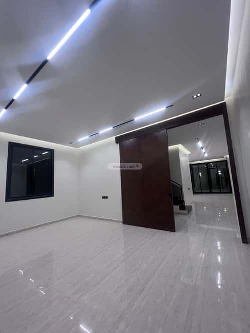 5 bedroom villa in Al Rimal 1