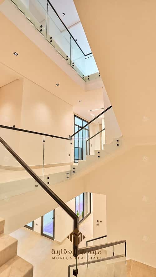5 bedroom villa in Al Mahdiyyah 3