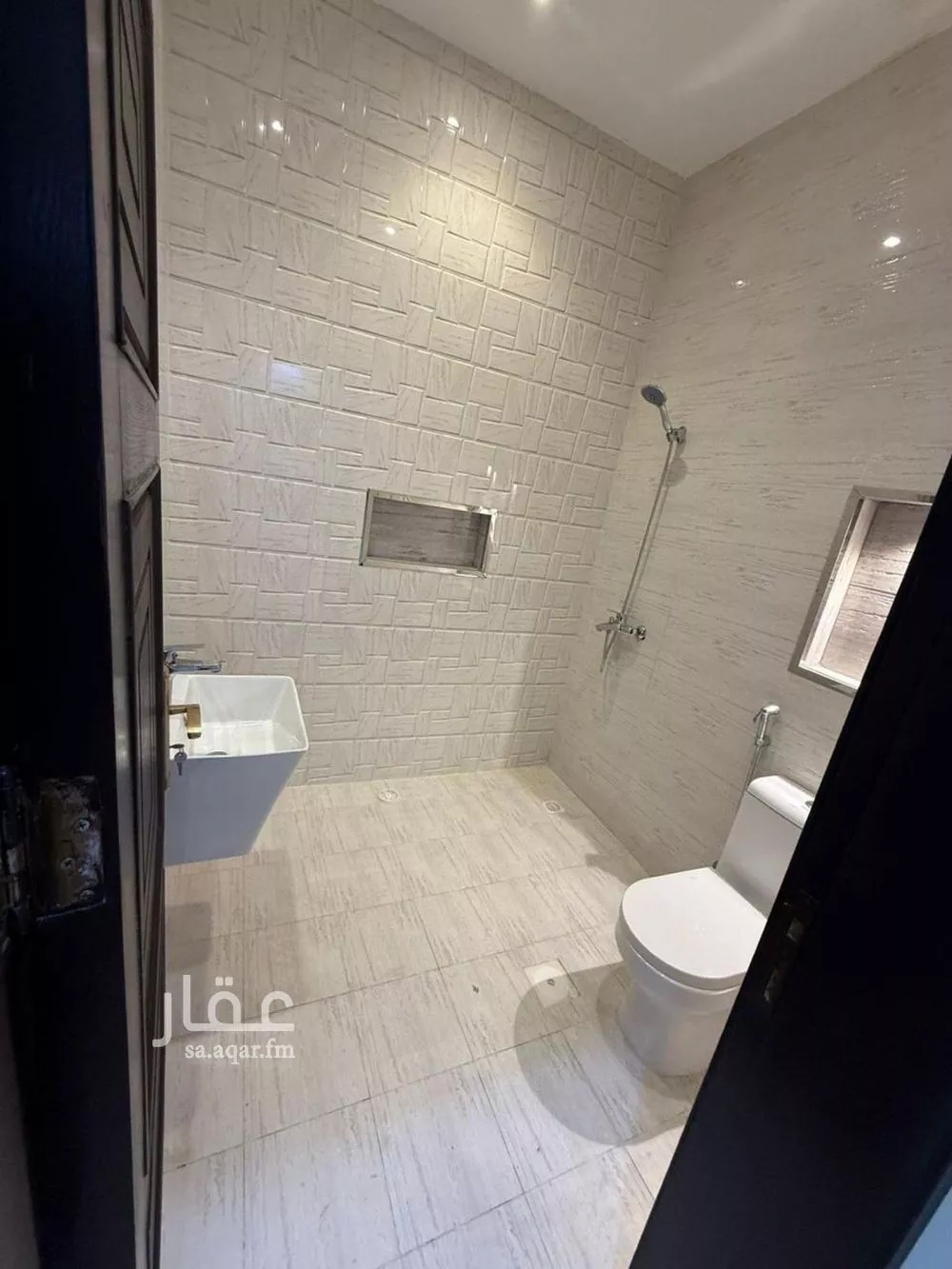 5 bedroom apartment in Al Rabwa, Jeddah 13