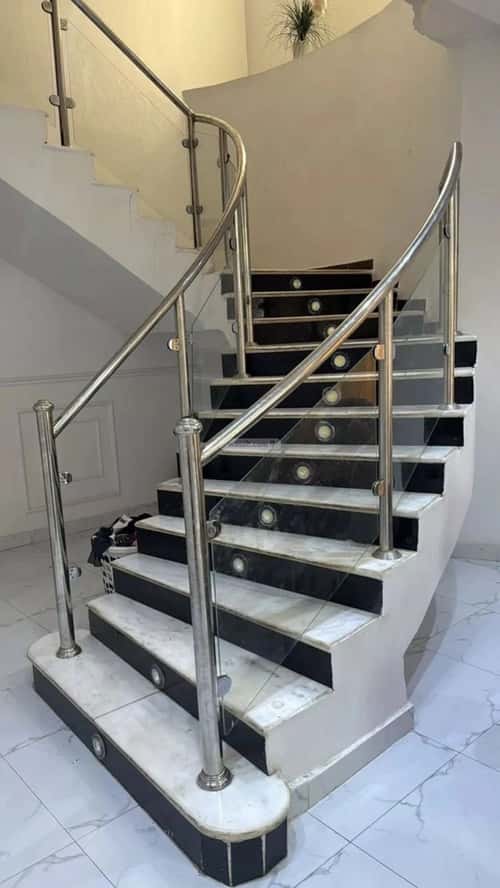 فيلا 12 غرف في الرمال 3