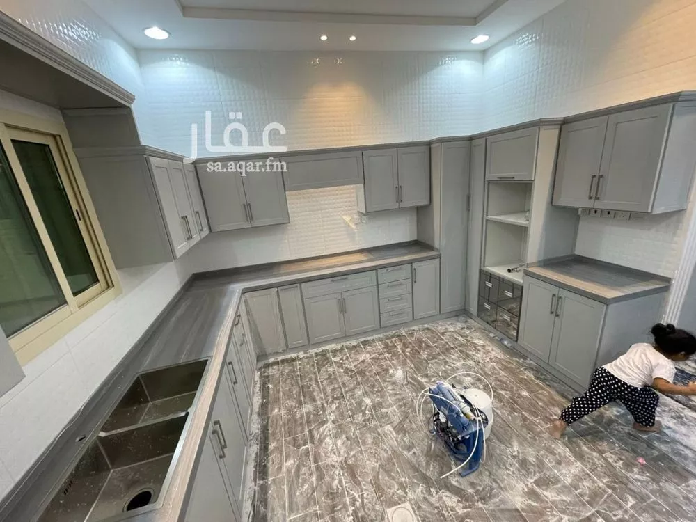 فيلا 5 غرف في بدر 7