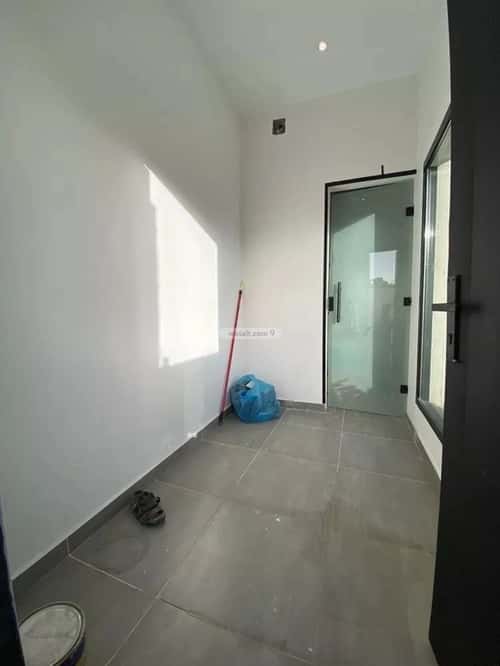 8 bedroom villa in Al Mahdiyyah 1