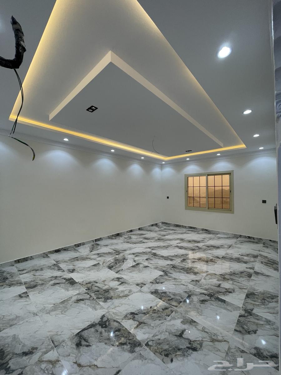 شقة  في الملك فهد 1