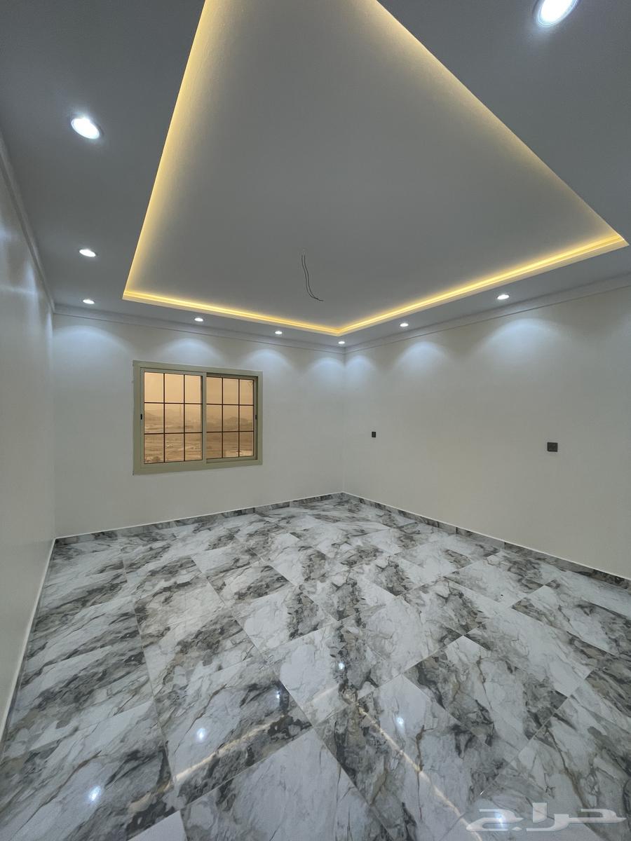 شقة  في الملك فهد 2