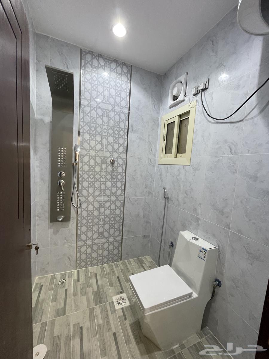 شقة  في الملك فهد 4