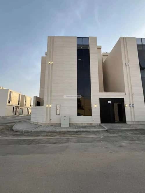 6 bedroom villa in Al Mahdiyyah 3