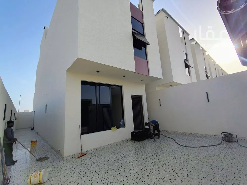 6 bedroom villa in Al Buhairah, Eastern Province 10