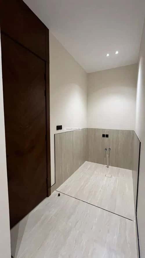 5 bedroom villa in Al Mahdiyyah 2