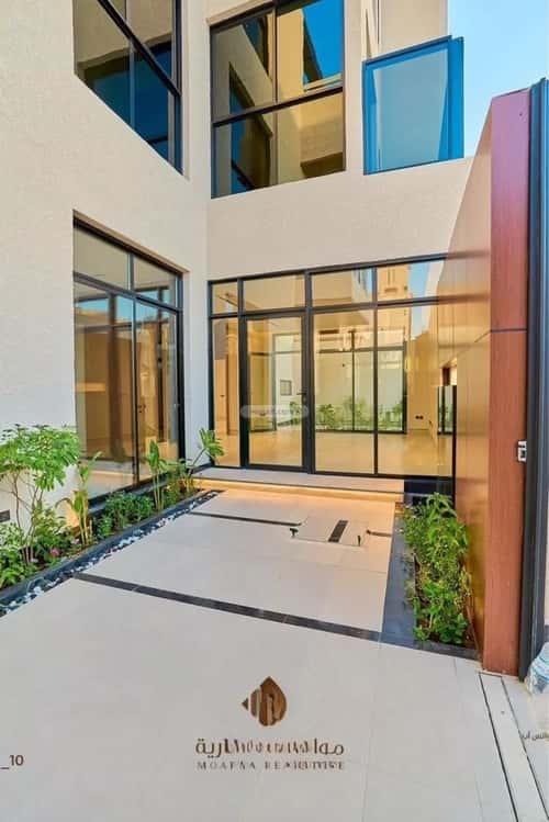 5 bedroom villa in Al Mahdiyyah 2