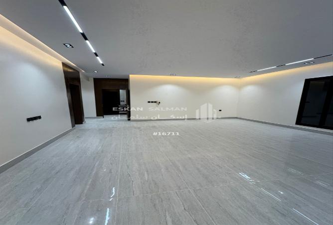 4 bedroom apartment in Al Nadwah 2