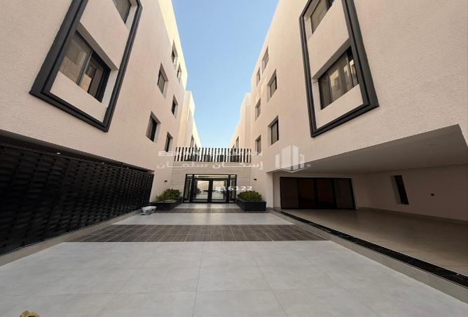 4 bedroom apartment in Al Malqa 2