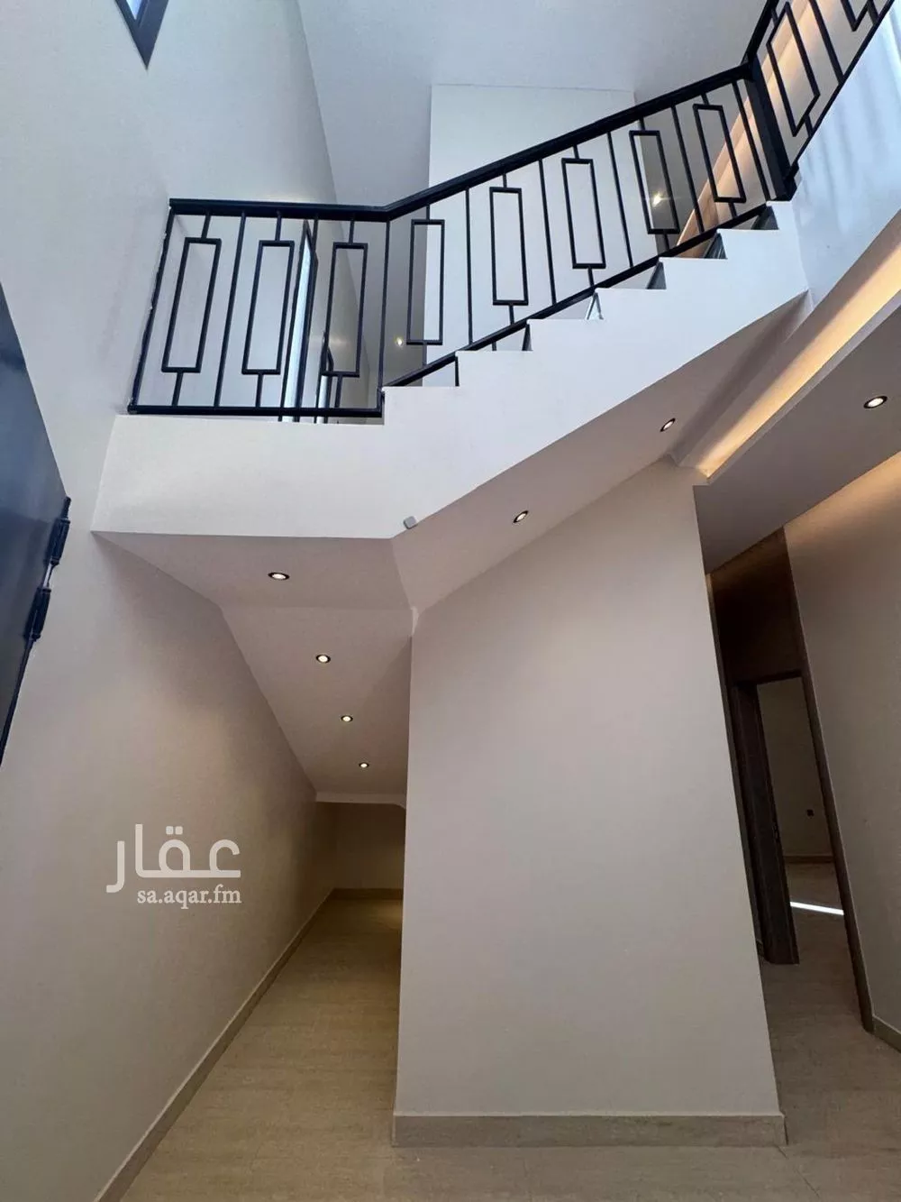فيلا 8 غرف في الجنادرية 7