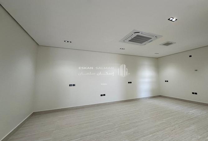 7 bedroom apartment in Al Narjis 3
