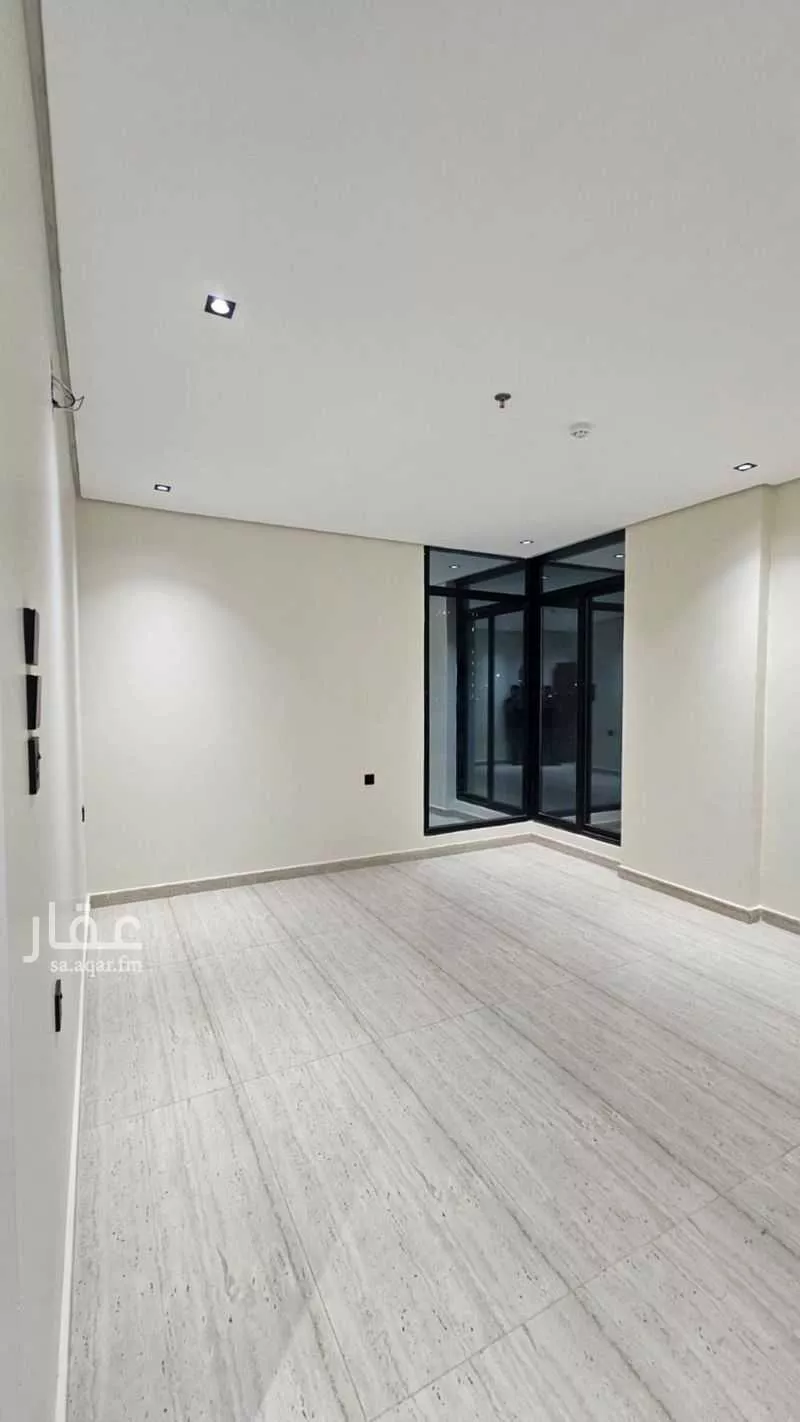 5 bedroom apartment in Dahiat King Fahd 6