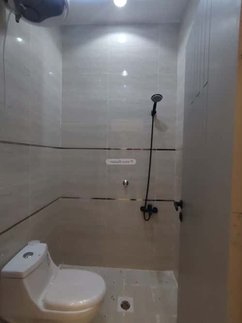 5 bedroom floor in Badr 4