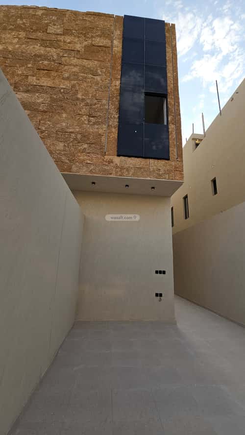 5 bedroom villa in Okaz 2