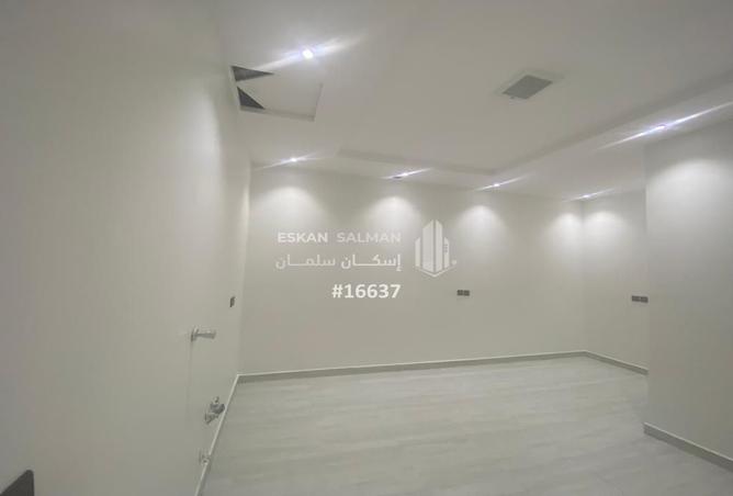شقة 4 غرف في المرجان 3