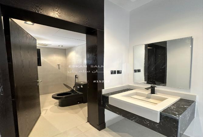 4 bedroom apartment in Al Janadriyah 3