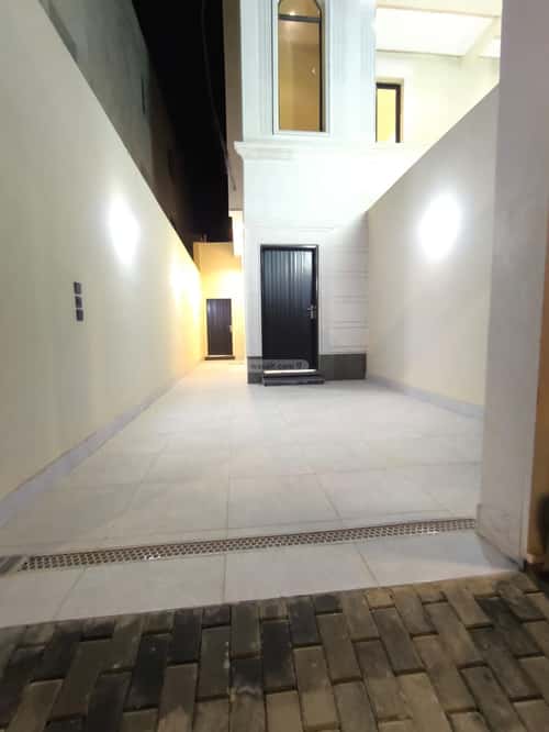 3 bedroom floor in Al Janadriyah 1