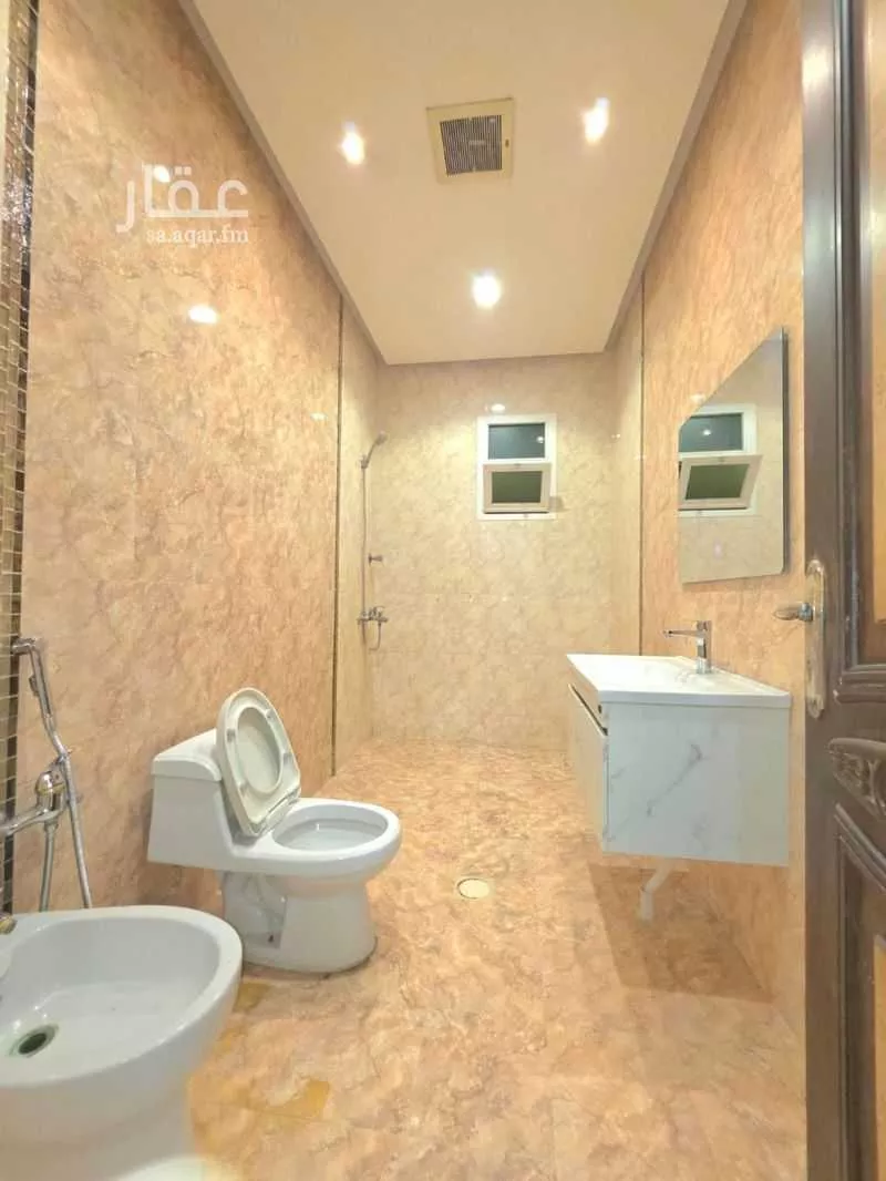 4 bedroom floor in Ishbiliyah 12