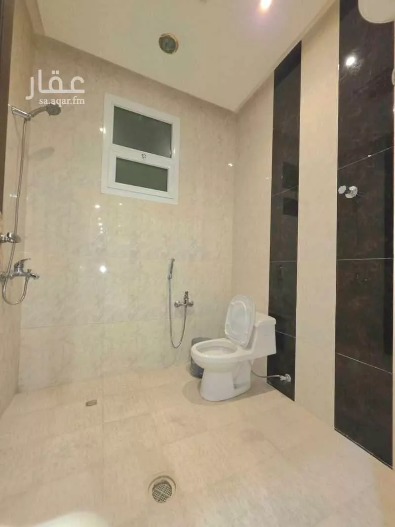 4 bedroom floor in Ishbiliyah 5