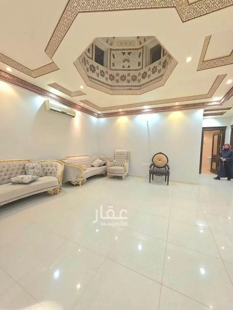 4 bedroom floor in Ishbiliyah 9