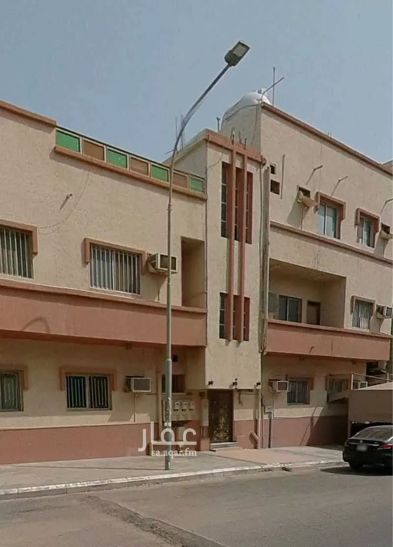 عمارة 325 م² في الثقبة 2