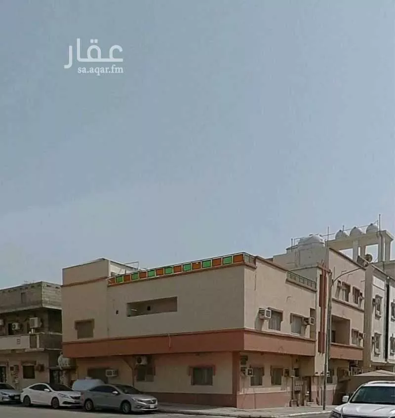 عمارة 325 م² في الثقبة 4