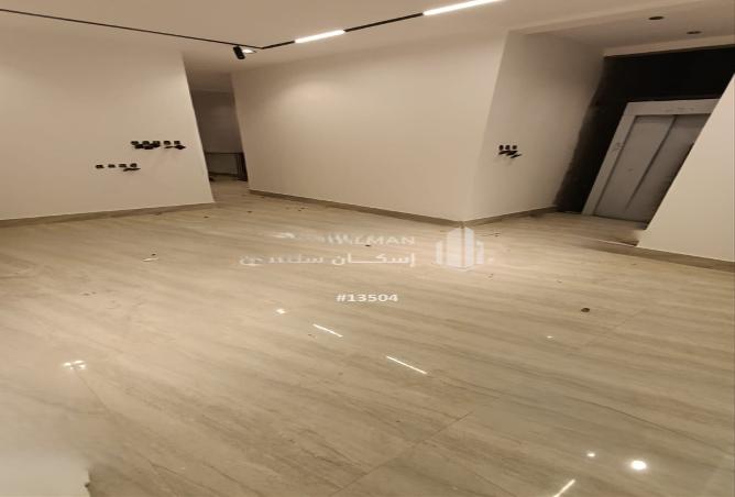6 bedroom apartment in Al Janadriyah 2