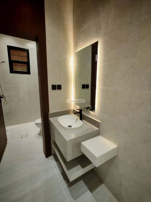 5 bedroom floor in Al Janadriyah 7