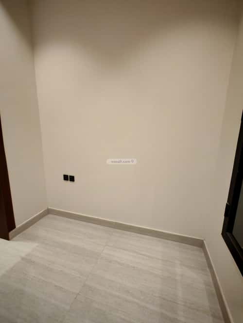 5 bedroom floor in Al Janadriyah 8