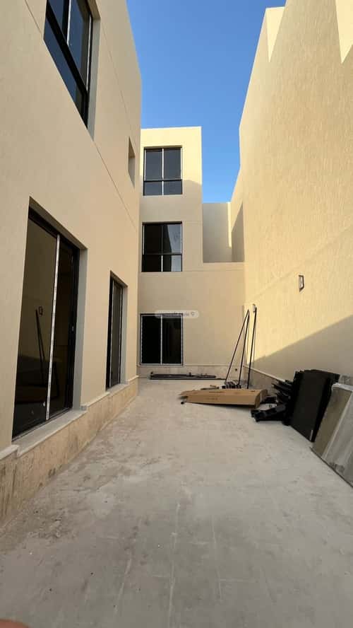 4 bedroom villa in Al Mahdiyyah 4