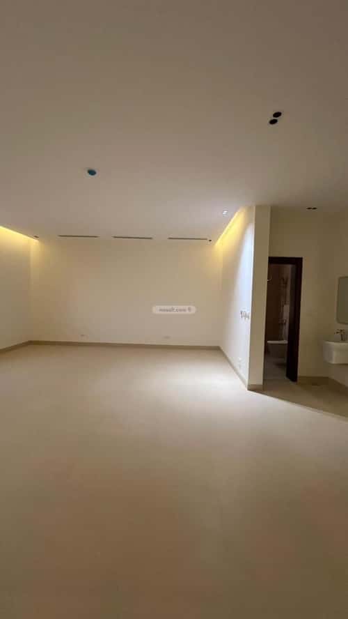 4 bedroom villa in Al Mahdiyyah 3