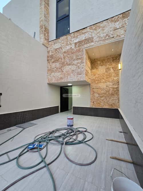3 bedroom floor in Al Qadisiyah 9