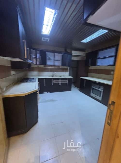 5 bedroom villa in Qurtubah 4