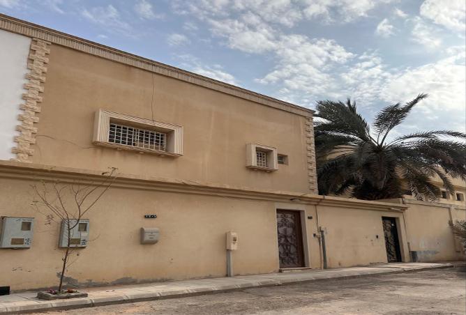 7 bedroom villa in Al Rabwa 2