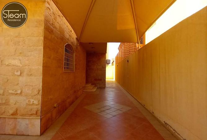 7 bedroom villa in Al Wadi 3
