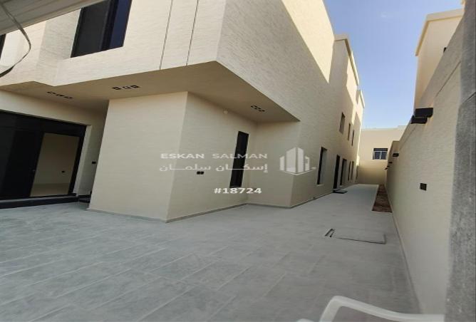 7 bedroom apartment in Al Janadriyah 3
