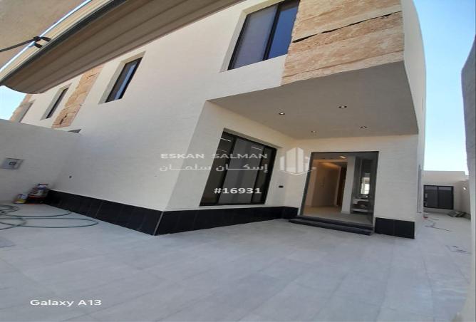 7 bedroom villa in Al Janadriyah 3