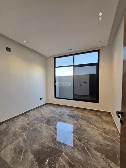 فيلا 5 غرف في عكاظ 5