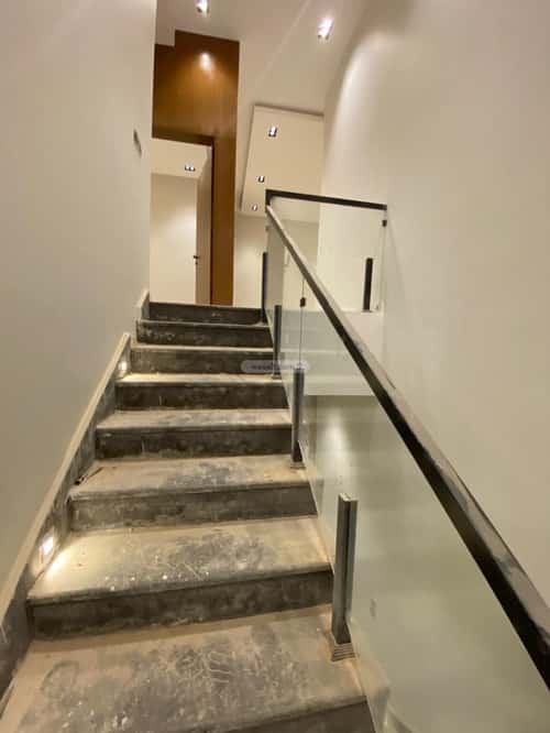 5 bedroom floor in Al Khaleej 3