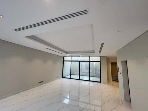 5 bedroom villa in Al Maizilah 8