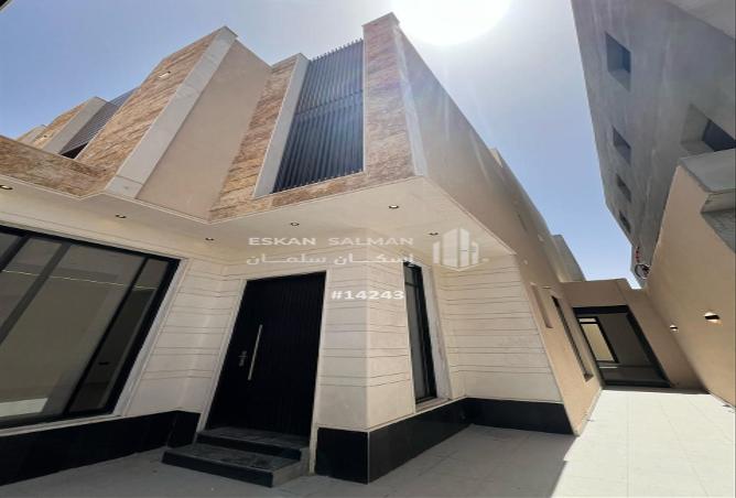 5 bedroom villa in Al Bayan 3